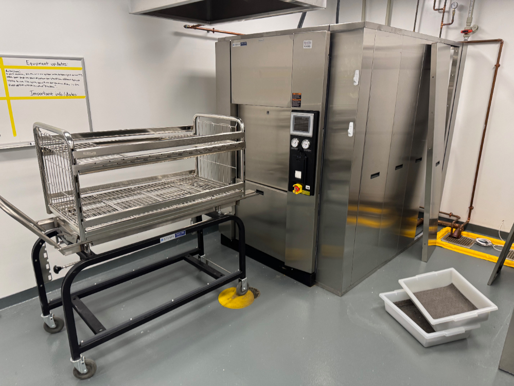 Image of Steris AMSCO 430LS Steam Sterilizer